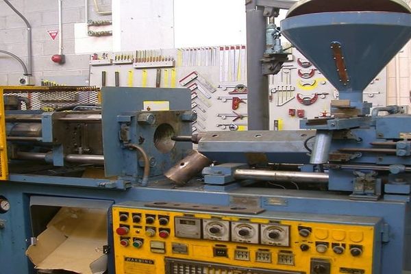 Pahami Proses Injection Molding Plastik