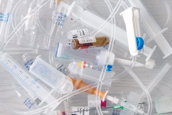 Bagaimana Pengaplikasian Plastik di Industri Medis?